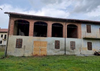 Cortile interno - Rustico via Valdelserro, 8, Montafia - foto 4