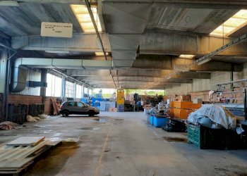 Interno non residenziale - Capannone Frazione Mombarone, Asti - foto 10