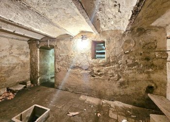 Warehouse Corso Buenos Aires, Genova (neighborhood Foce) - photo 3