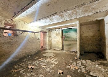 Warehouse Corso Buenos Aires, Genova (neighborhood Foce) - photo 7