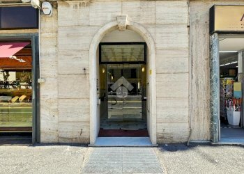 Warehouse Corso Buenos Aires, Genova (neighborhood Foce) - photo 10