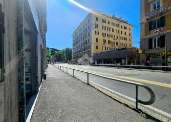 Warehouse Corso Buenos Aires, Genova (neighborhood Foce) - photo 11