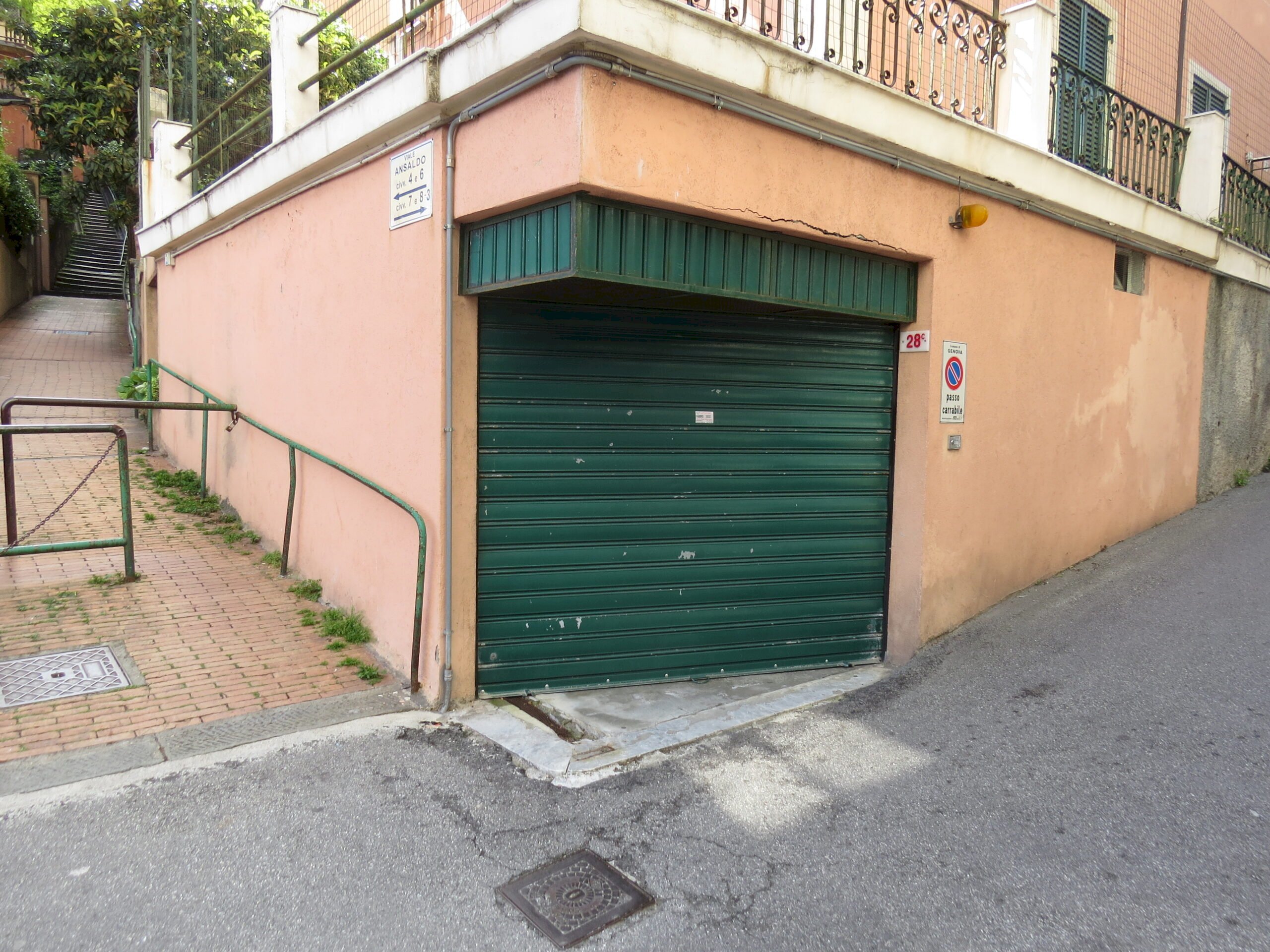 Box Viale Ansaldo, Genova (zona Marassi) - foto 1