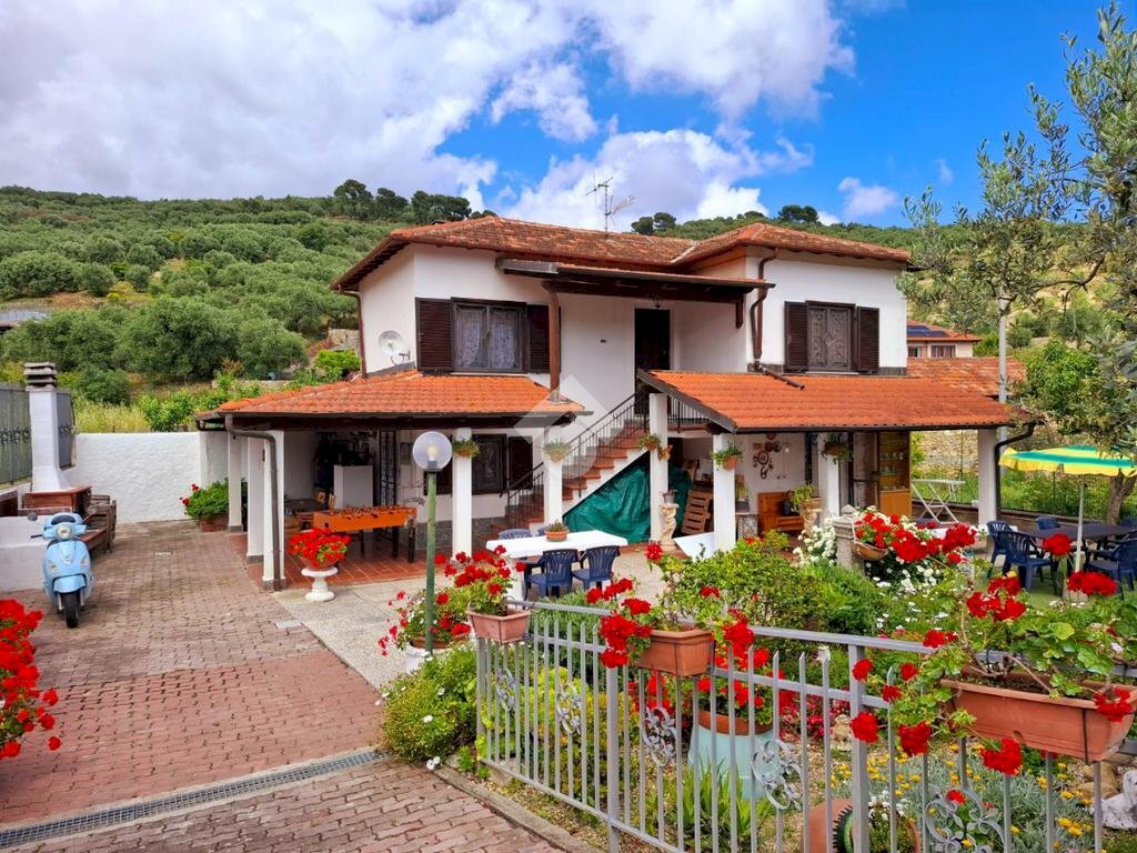 Villa Corso Luigia Saguato, Diano San Pietro - photo 1
