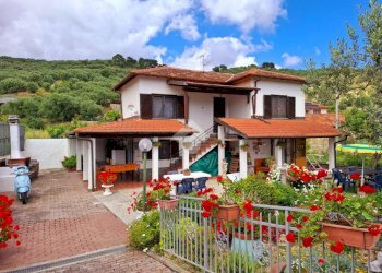 Villa Corso Luigia Saguato, Diano San Pietro - photo 1