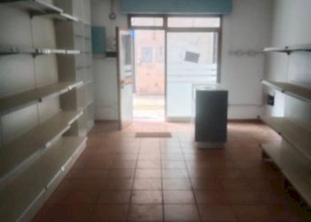 Interno non residenziale - Negozio via Giuseppe Garibaldi, Soliera - foto 1