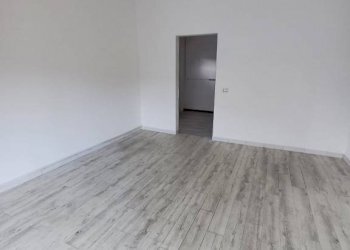 Stanza non arredata - Negozio via Cattani Nord, Carpi - foto 2