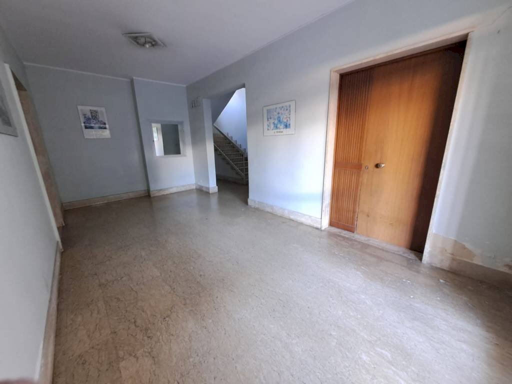 Interno palazzo - Appartamento via Medaglie d'Oro, 190, Taranto - foto 3