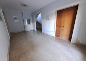 Interno palazzo - Appartamento via Medaglie d'Oro, 190, Taranto - foto 3