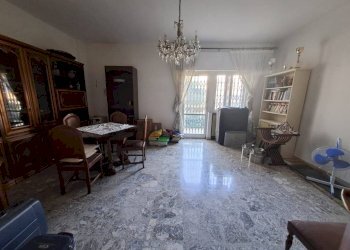 Salone - Appartamento via Medaglie d'Oro, 190, Taranto - foto 6