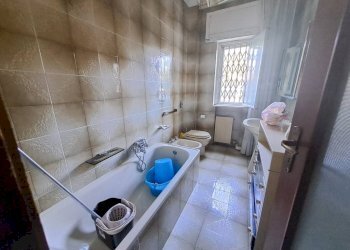 Bagno - Appartamento via Medaglie d'Oro, 190, Taranto - foto 9