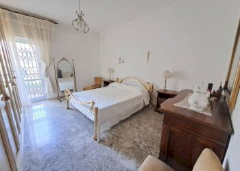 Camera da letto - Appartamento via Medaglie d'Oro, 190, Taranto - foto 17