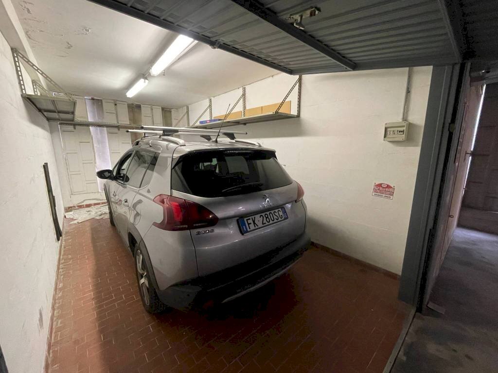 Box auto - Box via Aurelio Robino, 96, Genova (zona Marassi) - foto 2
