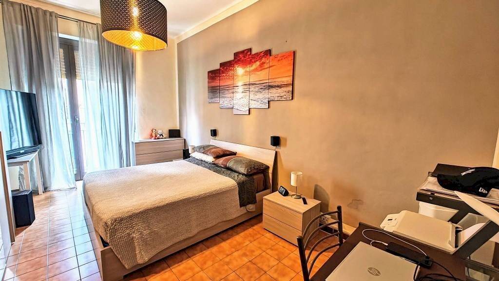 Camera da letto - Appartamento via Ormea, 149, Torino (zona San Salvario) - foto 1
