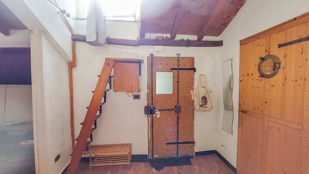 Sala da pranzo - Bilocale vico del Valore, Genova (zona Principe) - foto 2