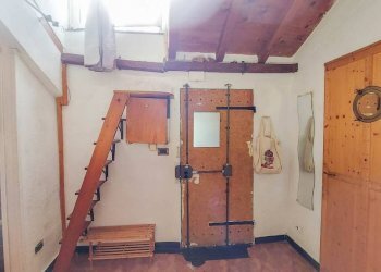 Sala da pranzo - Bilocale vico del Valore, Genova (zona Principe) - foto 2