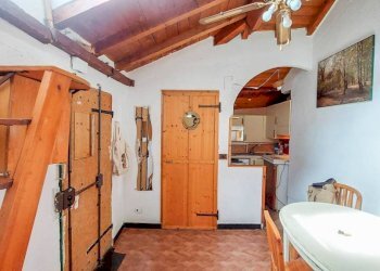 Sala da pranzo - Bilocale vico del Valore, Genova (zona Principe) - foto 22