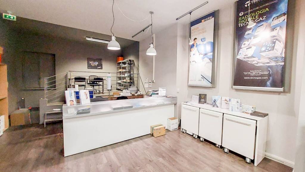 Interno non residenziale - Shop galleria Errico Martino, Genova - photo 2