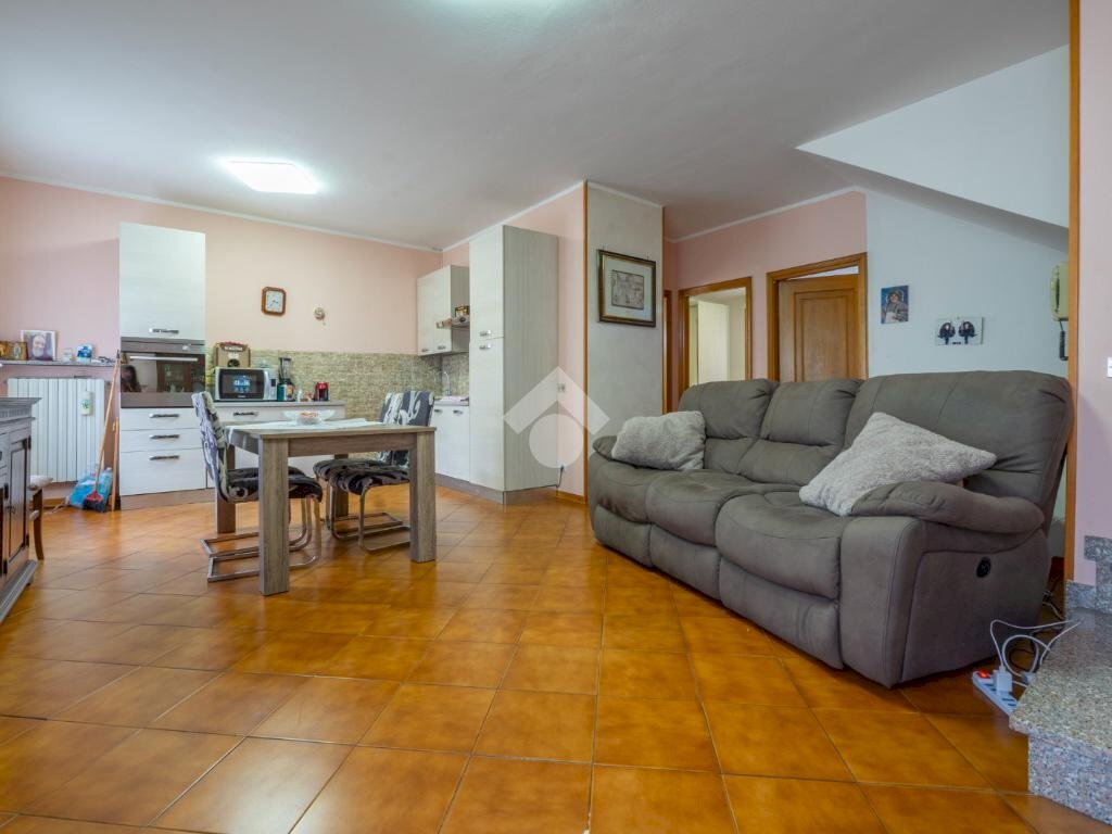 Porzione di casa Via Grazia Deledda, Reggio nell'Emilia - foto 3