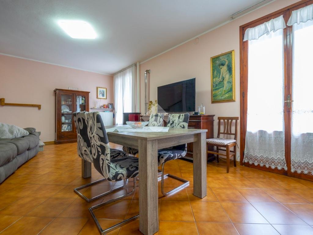 Porzione di casa Via Grazia Deledda, Reggio nell'Emilia - foto 2