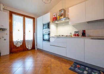 Porzione di casa Via Grazia Deledda, Reggio nell'Emilia - foto 6