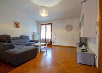 Porzione di casa Via Grazia Deledda, Reggio nell'Emilia - foto 1