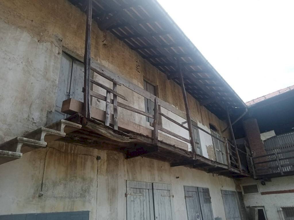 Facciata - Rustico via Milano, 6, Casorate Sempione - foto 1