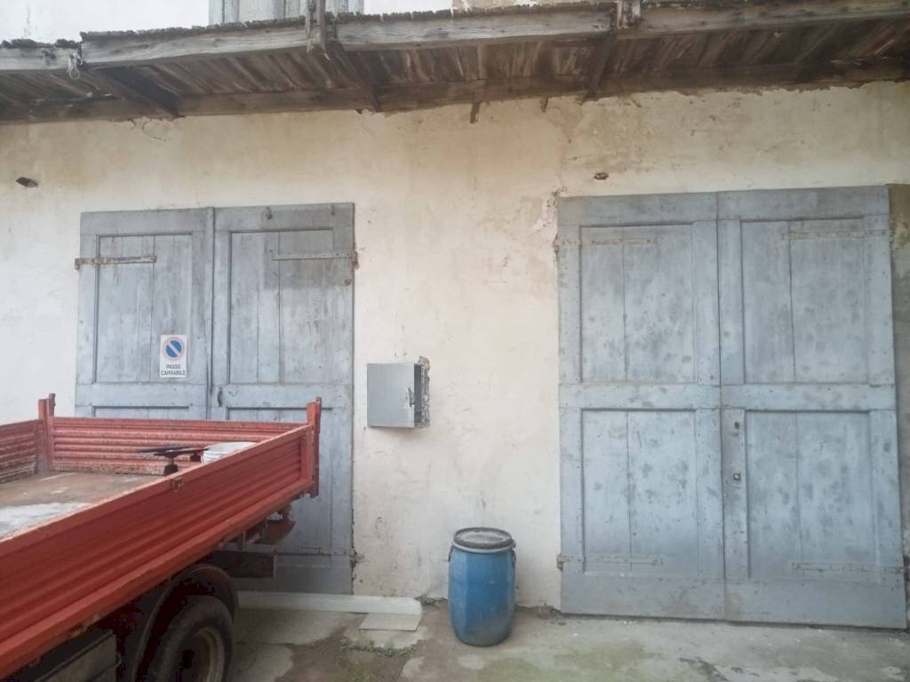 Cortile interno - Rustico via Milano, 6, Casorate Sempione - foto 2