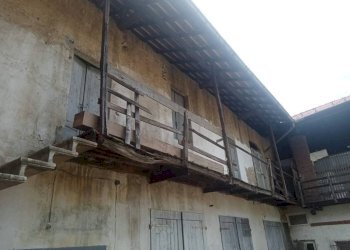 Facciata - Rustico via Milano, 6, Casorate Sempione - foto 1