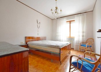 Camera da letto - Appartamento via Dante Alighieri, 11, Mondovì - foto 4