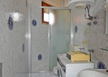 Bagno - Appartamento via Dante Alighieri, 11, Mondovì - foto 27