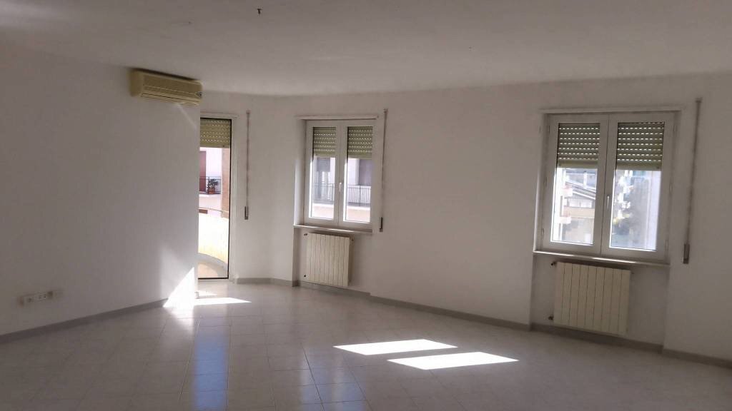 Salone - Quadrilocale via Antonio Gramsci, 4, Nova Siri - foto 1