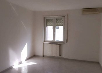 Camera da letto - Quadrilocale via Antonio Gramsci, 4, Nova Siri - foto 5