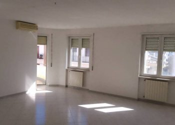 Salone - Quadrilocale via Antonio Gramsci, 4, Nova Siri - foto 1