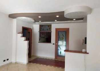 Four-room apartment Via Sant'Ambrogio, Mango - photo 1