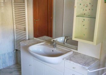 Four-room apartment Via Sant'Ambrogio, Mango - photo 6