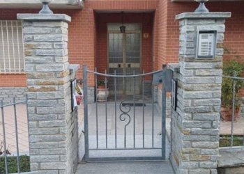 Four-room apartment Via Sant'Ambrogio, Mango - photo 12