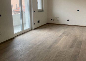 Three-room apartment Corso Europa, Alba - photo 3