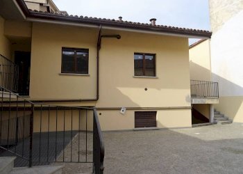 Three-room apartment Via Vittorio Emanuele, Alba - photo 1