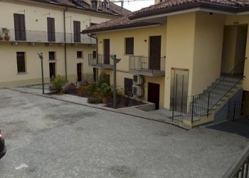 Three-room apartment Via Vittorio Emanuele, Alba - photo 2