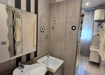 Three-room apartment Via Italo Gastaldi, Alba - photo 2