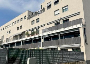 Box Via Coni Zugna, Bollate - photo 1