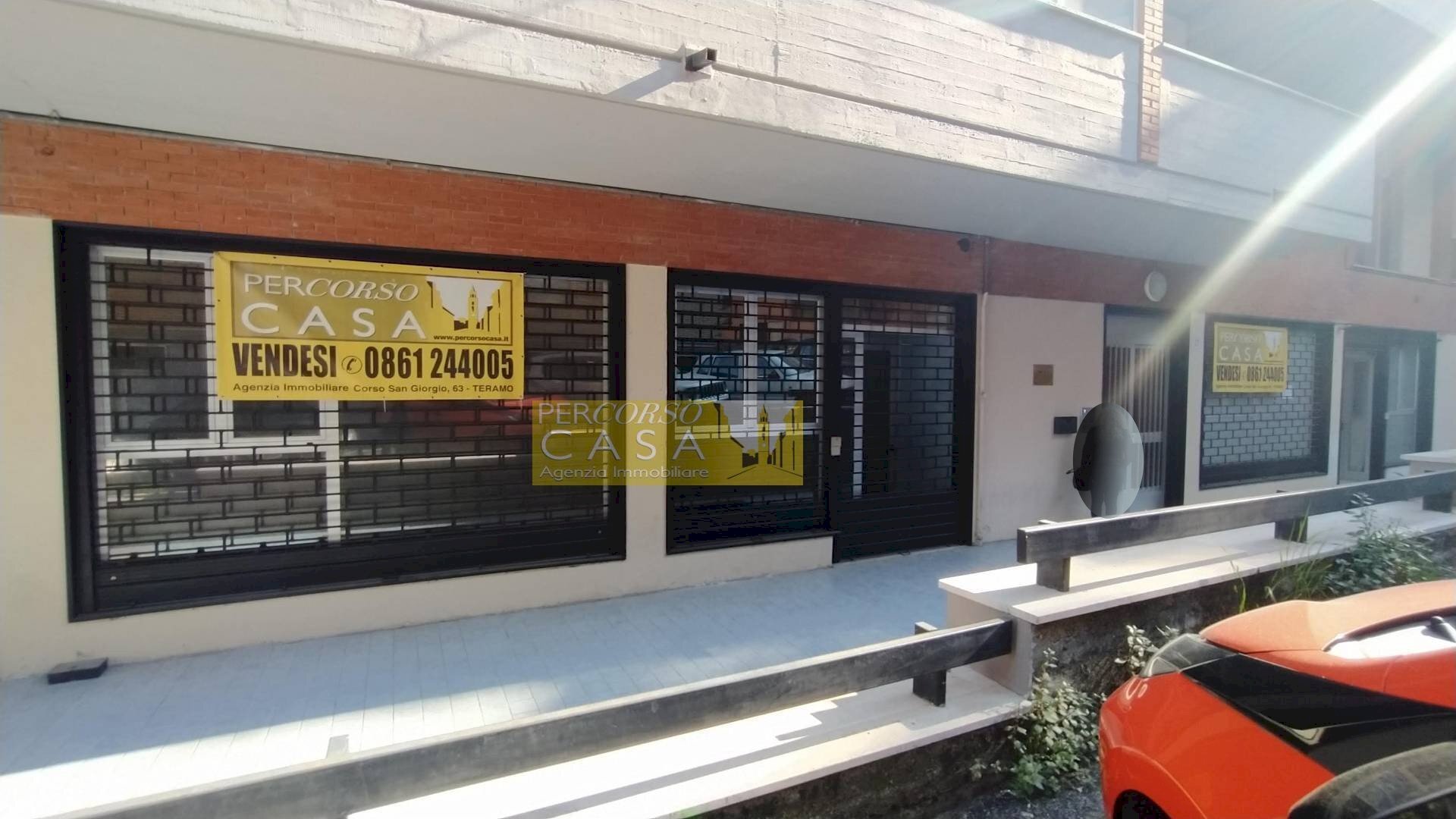 Foto 1 - Locale Commerciale Via Malaspina
 
21, Teramo - foto 1