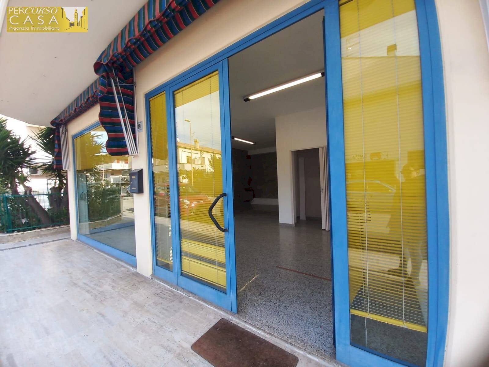 Foto 2 - Locale Commerciale VIA VENEZIA
 
30, Tortoreto - foto 2