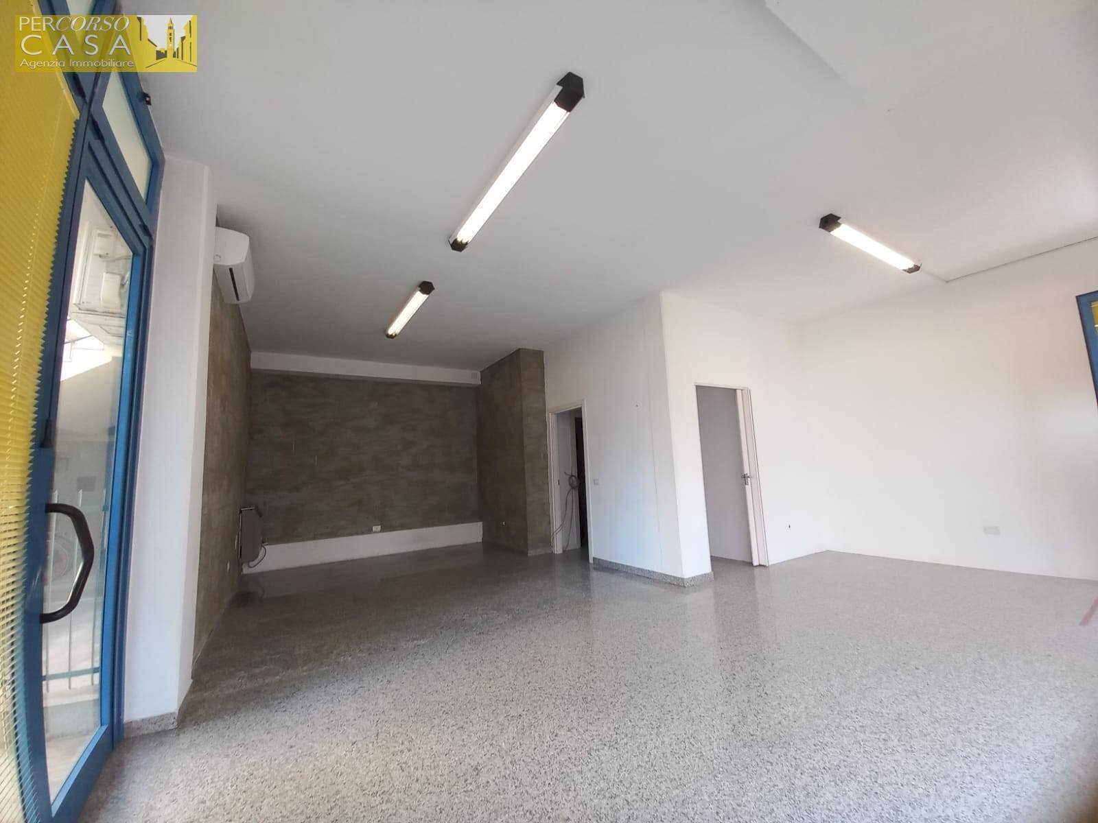 Foto 3 - Locale Commerciale VIA VENEZIA
 
30, Tortoreto - foto 3