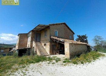 Foto 2 - Casa indipendente Bellante - foto 2