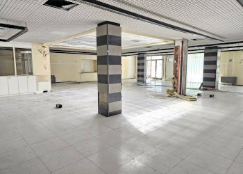 interno locale - Locale Commerciale Via Napoli
 
42, Ascoli Piceno - foto 4