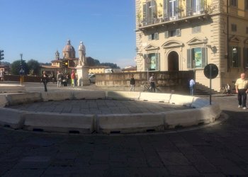 \nFoto 2\n - Shop Via Borgognissanti, Firenze - photo 2