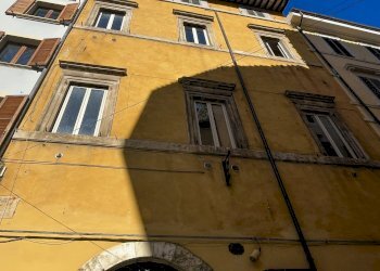 Foto 39 - Stabile - Palazzo corso garibaldi
 
88, Spoleto - foto 39