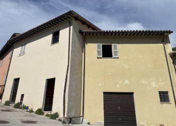 Foto 2 - Semi-detached house Foligno-Cifo, Foligno - photo 2